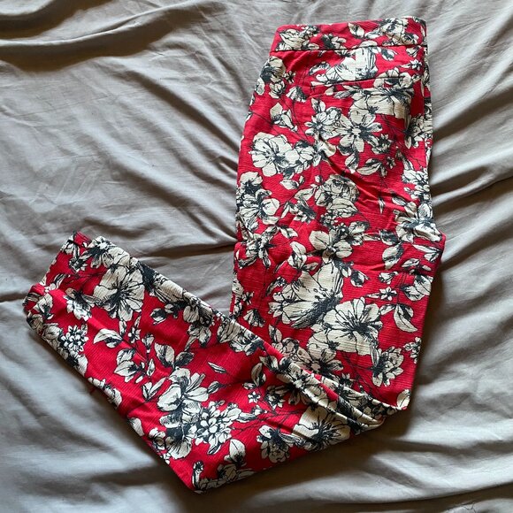 Forever 21 red ankle pencil pants with white floral motif design - Picture 2 of 5